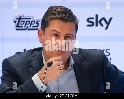 07. Dezember 2020, Hessen, Frankfurt/Main: Christian Seifert, Sprecher des Vorstands der DFL Deutsche Fußball Liga e.V., wird im Anschluss an die DFL-Hauptversammlung auf einer Pressekonferenz sprechen. Die Verteilung des TV-Geldes stand im Mittelpunkt der Hauptversammlung. Die 36 Proficlubs wurden über den neuen Vertriebsschlüssel informiert, mit dem die rund fünf Milliarden Euro aus der Vermarktung von Medienrechten in den Spielzeiten 2021/22 bis 2024/25 vertrieben werden. Foto: Arne Dedert/dpa Stockfoto