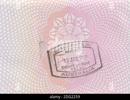 Britische Passseite mit einem 1999 australischen Einreisestempel Vom Flughafen Sydney Stockfoto