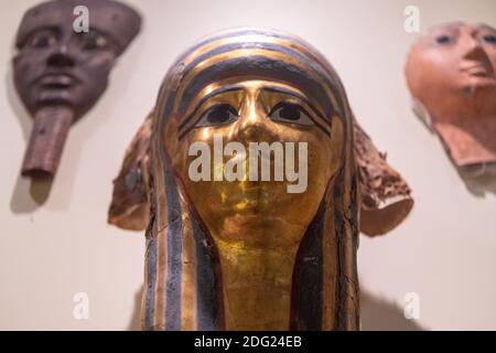 Mumie Masken. Das Objekt ist in der Royal Ontario Museum Ausstellung mit dem Namen 'Egyptian Mumien: Alte Leben gesehen. Neue Entdeckungen' Stockfoto