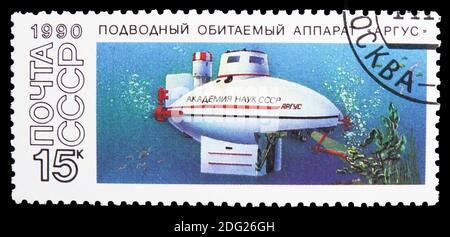 MOSKAU, RUSSLAND - 21. OKTOBER 2018: Eine in der UdSSR (Russland) gedruckte Marke zeigt Argus, Research U-Boote Serie, um 1990 Stockfoto