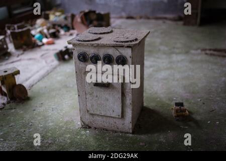 Kinderspielzeug Küchenofen im Kindergarten der Verlassenen Stadt pripyat Stockfoto