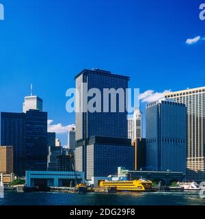 New York 1985, Skyline von Lower Manhattan, Staten Island Fährhafen, Wolkenkratzer, New York City, NY, NYC, USA, Stockfoto