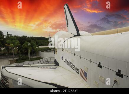 Himmelsfarben über dem Space Shuttle Stockfoto