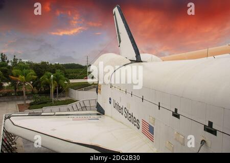 Himmelsfarben über dem Space Shuttle Stockfoto