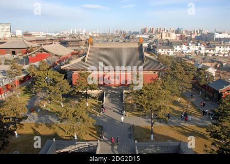Der Huayan Tempel oder das Huayan Kloster in Datong, Provinz Shanxi in China. Dieser buddhistische Tempel ist ein gutes Beispiel der alten chinesischen Architektur. Stockfoto