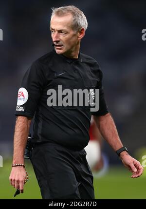 Refree, Martin Atkinson - Tottenham Hotspur gegen Arsenal, Premier League, Tottenham Hotspur Stadium, London, Großbritannien - 6. Dezember 2020 nur für redaktionelle Verwendung - es gelten DataCo-Beschränkungen Stockfoto