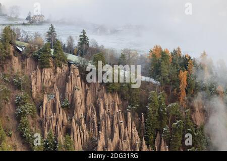 Rittner Erdpyramiden bei Bozen, Italien Stockfoto