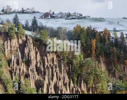 Rittner Erdpyramiden bei Bozen, Italien Stockfoto