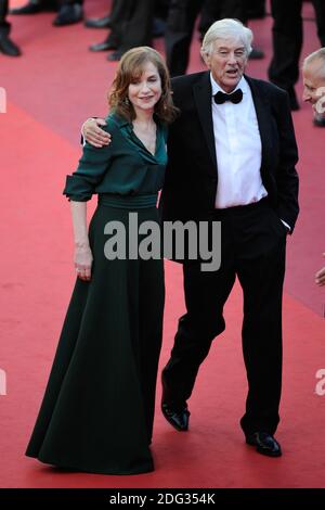 Datei Foto - Isabelle Huppert bei der Vorführung von 'Elle' im Palais des Festivals in Cannes, Frankreich am 21. Mai 2016, im Rahmen der 69. Filmfestspiele von Cannes. Isabelle Huppert gewann die beste Filmschauspielerin bei 2017 Golden Globes. Foto von Aurore Marechal/ABACAPRESS.COM Stockfoto