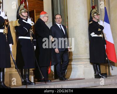 Der französische Präsident Francois Hollande und der französische Kardinal Andre Vingt-Trois nach der Neujahrsansprache des französischen Präsidenten an die religiösen Autoritäten am 5. Januar 2017 im Elysée-Palast in Paris, Frankreich. Foto von Somer/ABACAPRESS.COM Stockfoto