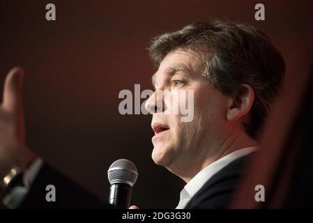 Kandidat für die Vorwahlen des linken Präsidenten Arnaud Montebourg bei einem Treffen mit Mitgliedern der Jugendorganisation der Sozialistischen Partei Frankreichs, "Movement of the Young Socialists", am 14. Januar 2017 in der Veranstaltungshalle La Bellevilloise in Paris, Frankreich. Foto von Yann Korbi/ABACAPRESS.COM Stockfoto