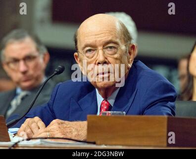 Wilbur L. Ross, Jr., bezeugt vor dem Senatsausschuss für Handel, Wissenschaft und Verkehr der Vereinigten Staaten seine Ernennung zum US-Handelsminister auf dem Capitol Hill in Washington, DC, USA, am Mittwoch, dem 18. Januar 2017. Foto von Ron Sachs/CNP/ABACAPRESS.COM Stockfoto