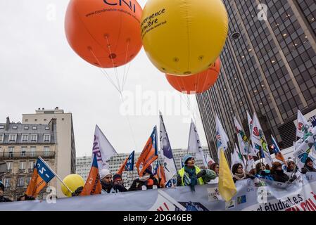 Krankenschwestern demonstrieren für die Verbesserung ihrer Arbeitsbedingungen in Paris, Frankreich, 24. Januar 2017. Foto von Samuel Boivin/ABACAPRESS.COM Stockfoto