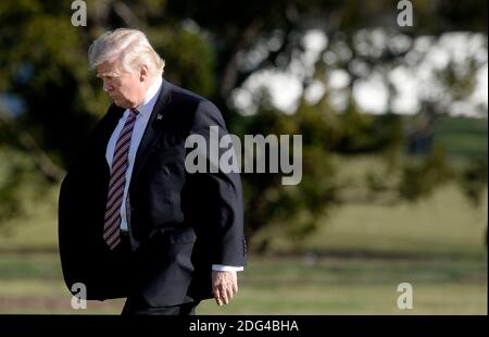 US-Präsident Donald Trump geht zurück zum Oval Office des Weißen Hauses, 26. Januar 2017 in Washington, D.C. Foto: Olivier Douliery/Abaca Stockfoto