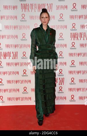 Anna Cleveland beim Sidaction Gala Dinner 2017 in Paris, Frankreich am 26. Januar 2017. Foto von Alban Wyters/ABACAPRESS.COM Stockfoto