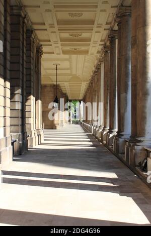 Kolonnade des alten Royal Naval College in Greenwich. London Stockfoto