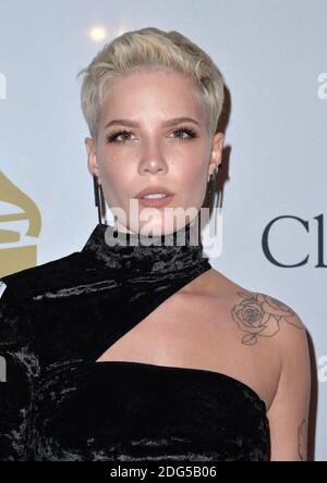 Halsey nimmt an der Pre-Grammy Gala Teil und ehrt Debra Lee am 11. Februar 2017 im Beverly Hilton in Beverly Hills, Los Angeles, CA, USA. Foto von Lionel Hahn/ABACAPRESS.COM Stockfoto