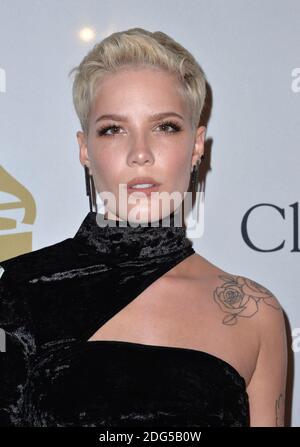 Halsey nimmt an der Pre-Grammy Gala Teil und ehrt Debra Lee am 11. Februar 2017 im Beverly Hilton in Beverly Hills, Los Angeles, CA, USA. Foto von Lionel Hahn/ABACAPRESS.COM Stockfoto