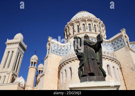 Allgemeine Ansicht der Basilika Notre Dame d'Afrique in Bab el-Oued in Algier, Algerien, am 14. Februar 2017. Foto von Bilral Bensalem/APP/ABACAPRESS.COM Stockfoto