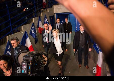 Marine Le Pen, die Präsidentschaftskandidatin der französischen rechtsextremen Front National (FN), kommt am 26. Februar 2017 im Zenith de Nantes zu ihrer Wahlkampfveranstaltung in Nantes, Frankreich, an. Foto von Vincent Feuray/ABACAPRESS.COM Stockfoto