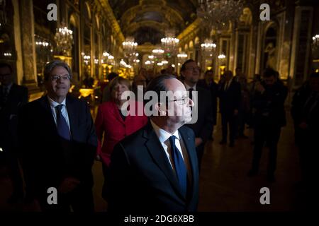 Der französische Präsident Francois Hollande besucht das Schloss Versailles nach einem Treffen und Abendessen zu einem Gipfeltreffen, bei dem Staats- und Regierungschefs aus Frankreich, Deutschland, Spanien und Italien am 6. März 2017 im Schloss Versailles in der Nähe von Paris, Frankreich, zusammentreffen. Hollande ist Gastgeber der deutschen Bundeskanzlerin Angela Merkel, des spanischen Ministerpräsidenten Mariano Rajoy und des italienischen Ministerpräsidenten Paolo Gentiloni in Versailles, um sich auf ein größeres EU-Treffen im Laufe dieser Woche vorzubereiten. Foto von Kamil Zihnioglu/Pool/ABACAPRESS.COM Stockfoto