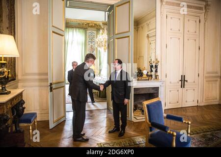 Der französische Präsident Francois Hollande empfängt am 7. März 2017 den Untergeneralsekretär der Vereinten Nationen für Friedenssicherungseinsätze Jean-Pierre Lacroix im Elysée-Palast in Paris. Foto von Hamilton/Pool/ABACAPRESS.COM Stockfoto