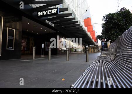 Melbourne, Australien, 9. September 2020. Ein Blick auf die Bourke Street Myer als Fußverkehr in der Mall wird auf Null während der COVID-19 in Melbourne, Australien reduziert. Victoria verzeichnet weitere 76 Coronavirus-Fälle in den letzten 24 Stunden, ein Anstieg gegenüber gestern zusammen mit 11 Todesfällen. Dies kommt inmitten der Nachrichten, dass AstraZeneca Impfstoffstudie pausiert.Quelle: Dave Hewison/Alamy Live News Stockfoto