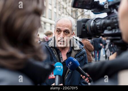 Philippe Poutou, Kandidat der Neuen Antikapitalistischen Partei (NPA) bei den nächsten Präsidentschaftswahlen im Mai 2017, ging zur nationalen Demonstration gegen Budgetkürzungen, die Tausende von Menschen zwischen dem Place Denfert Rochereau und der Esplanade des Invalides in Paris brachten. Paris, Frankreich, 07. März 2017. Foto von Samuel Boivin / ABACAPRESS.COM Stockfoto