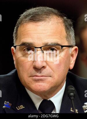 US-Armeegeneral Curtis M. Scaparrotti, Kommandant des U.S. European Command / Supreme Allied Commander, Europa, bezeugt vor dem US-Senatsausschuss für bewaffnete Dienste das 'US European Command' auf dem Capitol Hill in Washington, DC, USA, am Donnerstag, den 23. März 2017. Foto von Ron Sachs/CNP/ABACAPRESS.COM Stockfoto