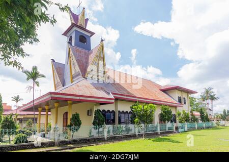 Eine christliche Kirche in Medan, Indonesien im traditionellen Stil Stockfoto