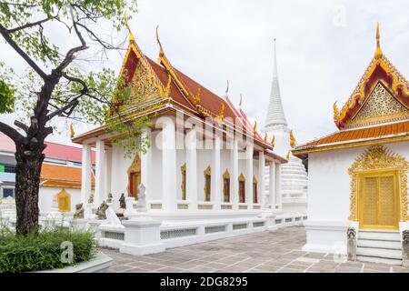 Im Wat Borom Niwat Gelände in Bangkok, Thailand Stockfoto