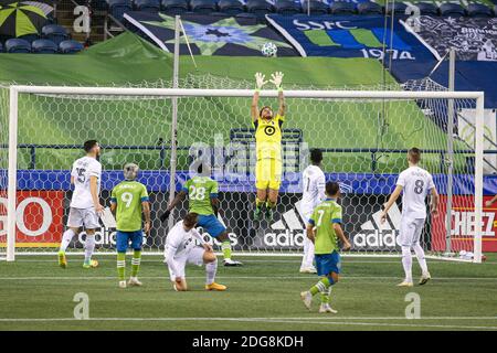Minnesota United Torwart Dayne St. Clair (97) macht einen Spare gegen die Seattle Sounders während der ersten Hälfte der MLS Western Conference Finals Stockfoto