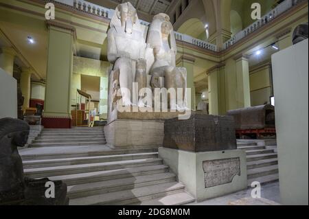 Kolossale Statue von pharoah Amenhotep III und Königin Tiye, im Ägyptischen Museum, Kairo, Ägypten Stockfoto