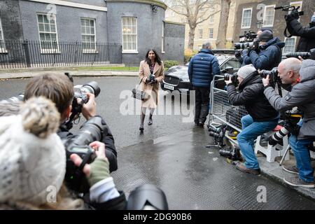 London, Großbritannien. 08 Dezember 2020. Suella Braverman im Bild in Downing Street, London, vor einer Kabinettssitzung im Foreign and Commonwealth Office. Bilddatum: Dienstag, 8. Dezember 2020. Bildnachweis sollte lauten: Matt Crossick/Empics/Alamy Live News Stockfoto