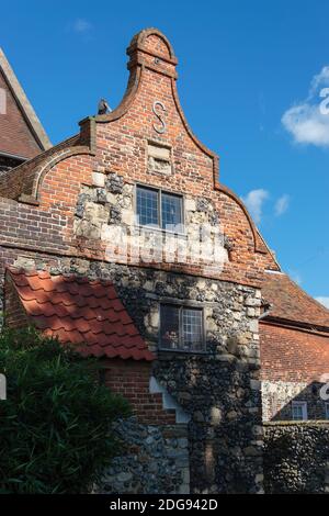 SANDWICH, KENT/UK - SEPTEMBER 29 : Halle angeschlossen an St. Clement Pfarrkirche in Sandwich Kent am 29. September 2005 Stockfoto