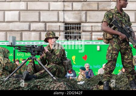 LONDON/UK - NOVEMBER 12 :Royal Marines auf der Lord Mayor's Show in London am 12. November 2005. Nicht identifizierte Personen Stockfoto