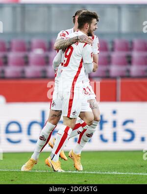 1: 0 Tor, Jubel goalschuetze Jan Thielmann, Marius Wolf (Köln), goaljubel, Jubel, Freude, Begeisterung, Fußball-Bundesliga/1.FC Köln-VFL Wolfsburg. Saison 2020/21.10.Spieltag am 05.12.2020 RheinEnergieStadion. Foto/Wagner/Witters/Pool via SVEN SIMON Fotoagentur GmbH & Co. Pressefoto KG # Prinzessin-Luise-Str. 41 # 45479 M uelheim/R uhr # Tel 0208/9413250 # Fax. 0208/9413260 # GLS Bank # BLZ 430 609 67 # Konto 4030 025 100 # IBAN DE75 4306 0967 4030 0251 00 # BIC GENODEM1GLS # www.svensimon.net. Weltweite Nutzung Stockfoto