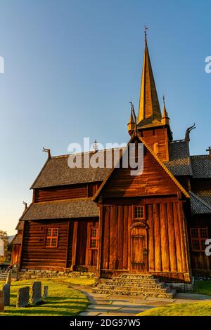 Historische hölzerne Kirche, erbaut von Wikingern in Norwegen. Stockfoto