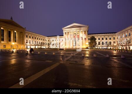 Philadelphia, Pennsylvania, USA - Nachtansicht der Fassade des Philadelphia Museum of Art. Stockfoto