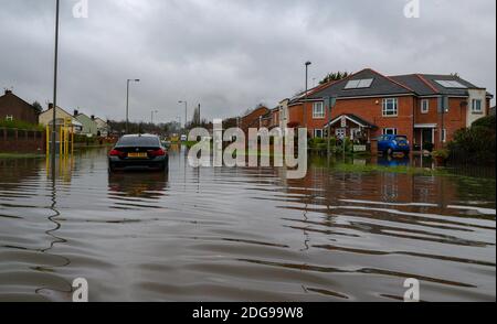 Starke Regenfälle haben in West Derby, Liverpool, zu lokalen Überschwemmungen geführt. Stockfoto