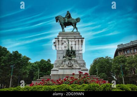 Ein riesiges Giuseppe Garibaldi Denkmal, Monumento a Giuseppe Garibaldi vor dem Castello Sforza, Castello Sforzesco in Mailand Stockfoto