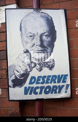 World War Two Poster Darstellung Winston Churchill Saying Verdienen Sieg Stockfoto