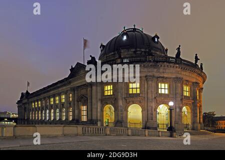 Bode Museum, Berlin, Museumsinsel, UNESCO Weltkulturerbe, Berlin, Deutschland, Europa, Nachtaufnahme Stockfoto