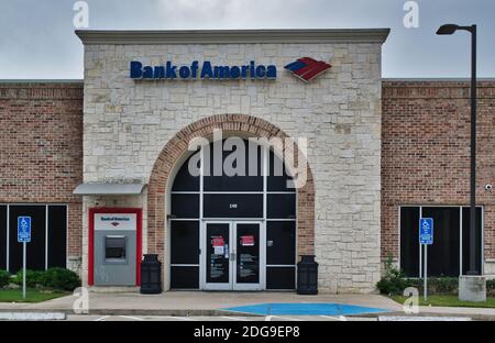 Houston, Texas USA 11-20-2020: Bank of America Gebäude außen und Eingang in Houston, TX. Großes Finanzinstitut, das 1904 gegründet wurde. Stockfoto