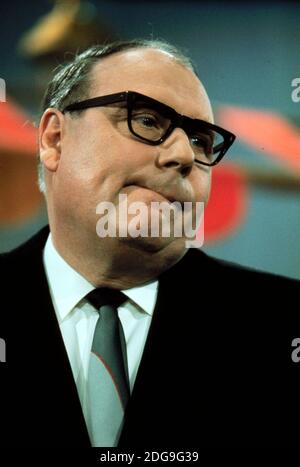 Heinz Erhardt, deutscher Musiker und Wittlich, Deutschland Ca. 1966. Deutsche Musiker und Schauspieler Heinz Erhardt, Deutschland Ca. 1966. Stockfoto