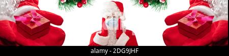 Santa trägt eine Maske, hält seine Arme am Gesicht, sieht erschrocken aus. Zwei rote Geschenkboxen, die ihm von anderen Santas geschenkt wurden. Sichere Feiertagsfeier während der Pand Stockfoto