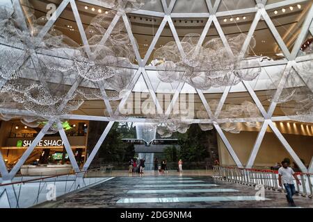 Eintritt zum Jewel, einem Einkaufszentrum mit Indoor Wasserfall, Singapur Flughafen, Terminal 2, Changi, Asien Stockfoto