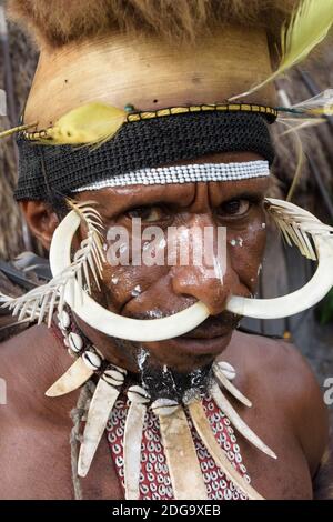 Baliem Valley, West Papua, Indonesien. Gesicht eines Dani-Stammesmannes Stockfoto