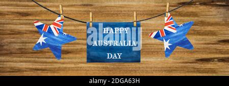 Schöne Girlande mit kleinen australischen Flaggen. Nahaufnahme, keine Personen, strukturierte Oberfläche. Herzlichen Glückwunsch an Familie, Verwandte, Freunde und Kollegen Stockfoto