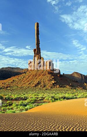 Totem Pole bei Sonnenaufgang, Monument Valley, Arizona, USA Stockfoto